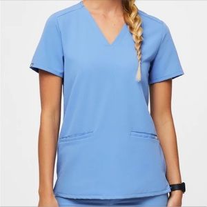 FIGS Casma Three Pocket Scrub Top